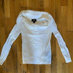 Women’s white off-the-shoulder sweater, size L